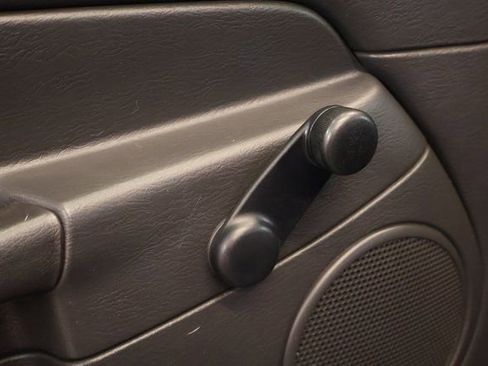 Used 2004 Dodge Ram 1500 Truck ST w/ ST Value Group image 10