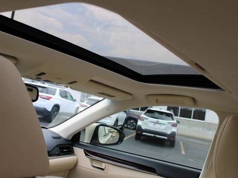 Used 2013 Lexus ES 350 w/ Luxury Pkg FWD image 9
