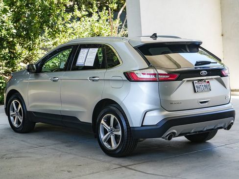 Used 2020 Ford Edge SEL w/ Convenience Package FWD image 4