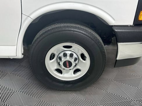Used 2025 GMC Savana 2500 w/ Driver Convenience Package RWD image 21