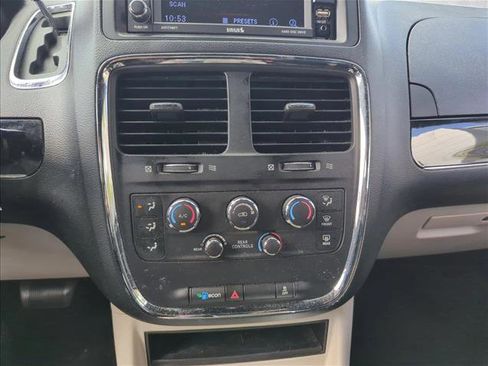 Used 2020 Dodge Grand Caravan SXT image 7