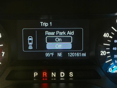 Used 2014 Ford Fusion SE FWD image 25