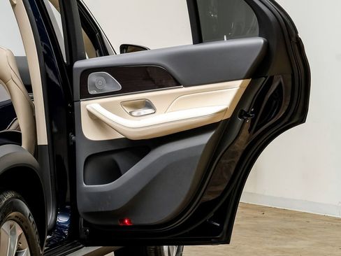 Used 2020 Mercedes-Benz GLE 350 w/ Premium Package image 39