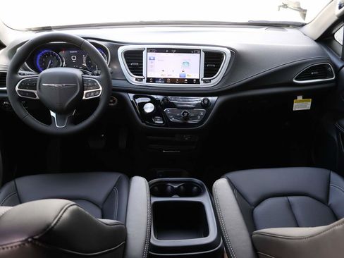 New 2026 Chrysler Pacifica Select FWD image 13