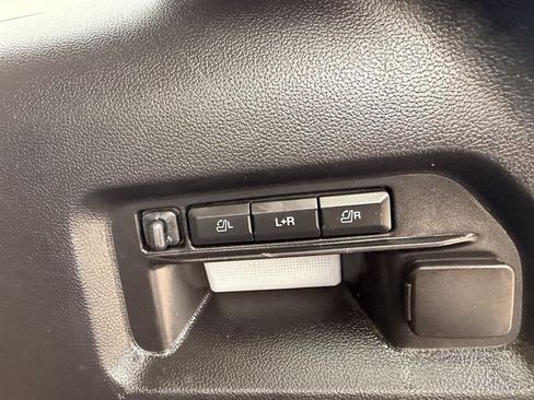 Used 2021 Ford Explorer Limited w/ Equipment Group 301A AWD/4WD image 11