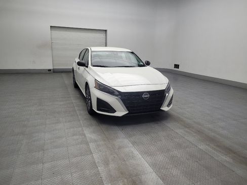 Used 2024 Nissan Altima 2.5 SV image 13