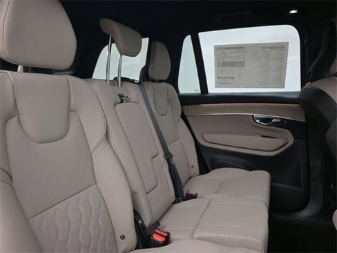 New 2026 Volvo XC90 B6 Plus image 34