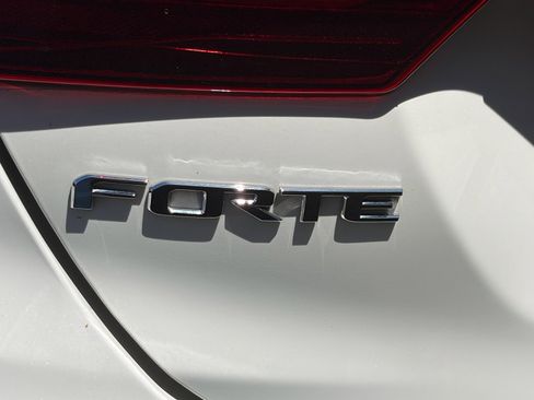 Used 2019 Kia Forte EX FWD image 8