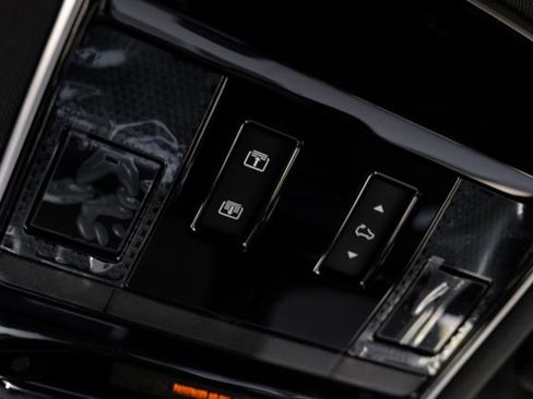 New 2026 Land Rover Range Rover SE AWD/4WD image 31