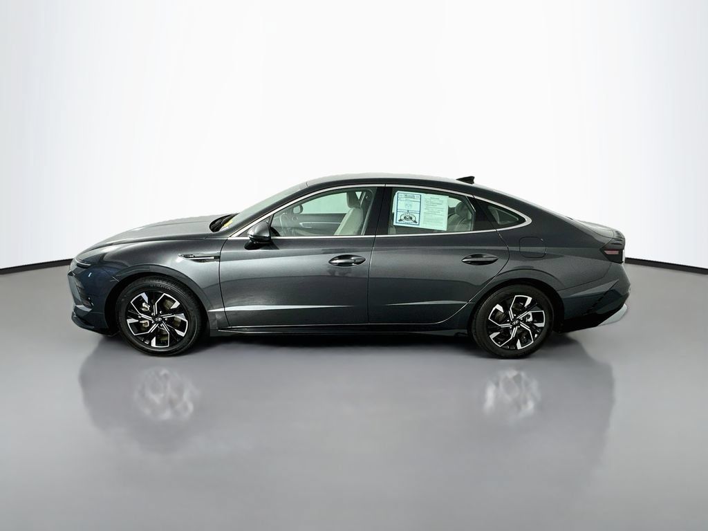 Used 2025 Hyundai Sonata SEL FWD image 4