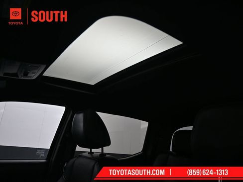 Used 2023 Toyota Tacoma Limited image 23