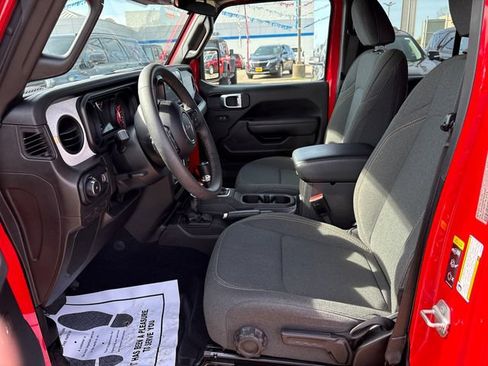 Used 2024 Jeep Wrangler Unlimited Sport AWD/4WD image 8