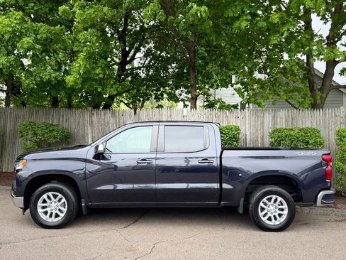 Used 2024 Chevrolet Silverado 1500 LT AWD/4WD image 3