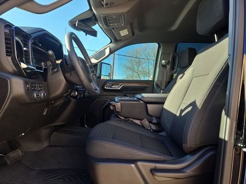 Used 2024 Chevrolet Silverado 2500 LT image 16