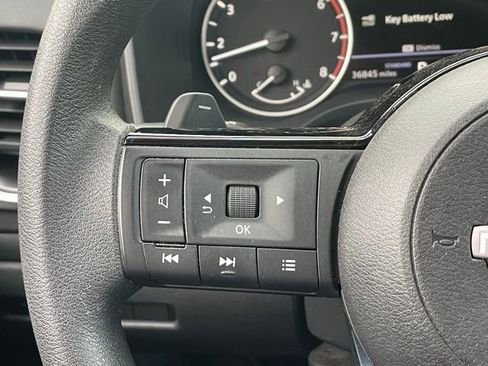 Used 2023 Nissan Rogue SV image 19