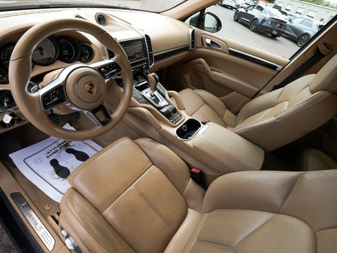 Used 2016 Porsche Cayenne S AWD/4WD image 19