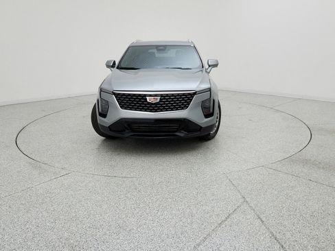 Used 2025 Cadillac XT4 Premium Luxury FWD image 2