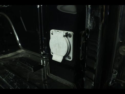 Used 2022 Chevrolet Silverado 1500 LT w/ Z71 Off-Road Package image 21