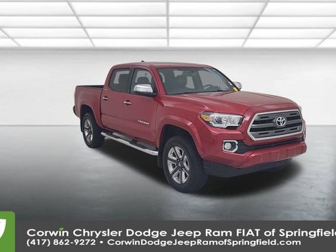 Used 2017 Toyota Tacoma Limited image 3