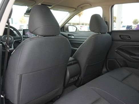Used 2024 Nissan Altima 2.5 SV FWD image 13