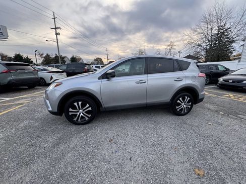 Used 2018 Toyota RAV4 LE w/ All Weather Liner Package image 20