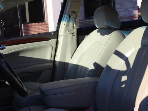 Used 2007 Buick Lucerne CXL image 14