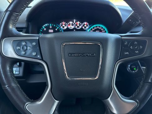 Used 2020 GMC Yukon XL Denali w/ Denali Premium Package AWD/4WD image 29