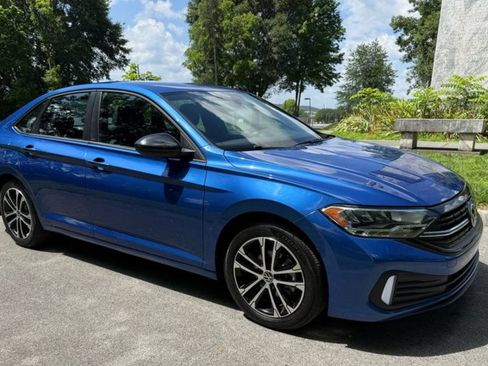 Used 2023 Volkswagen Jetta Sport FWD image 3