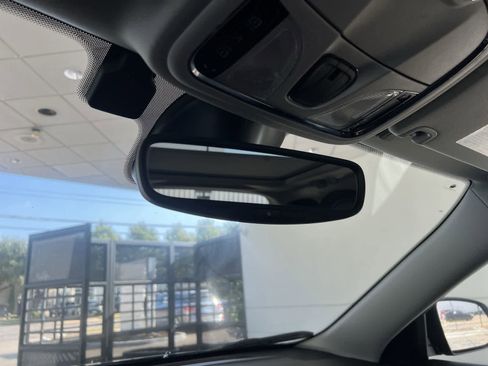 Used 2022 Jeep Cherokee Limited image 29