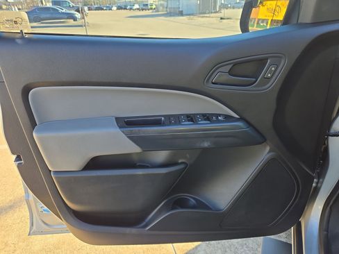 Used 2017 Chevrolet Colorado W/T w/ WT Convenience Package image 13