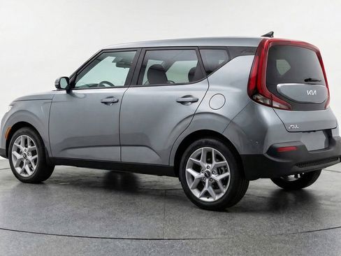 Used 2025 Kia Soul LX w/ LX Technology Package image 5