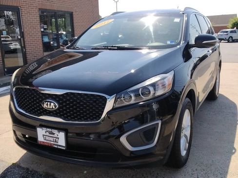 Used 2017 Kia Sorento FWD image 1