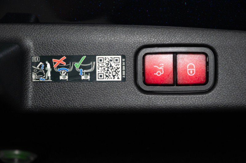 Certified 2025 Mercedes-Benz E 350 4MATIC Sedan image 35