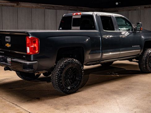 Used 2018 Chevrolet Silverado 1500 LTZ Z71 w/ LTZ Plus Package image 10