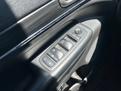 Used 2019 Jeep Grand Cherokee Limited w/ Luxury Group II AWD/4WD image 12