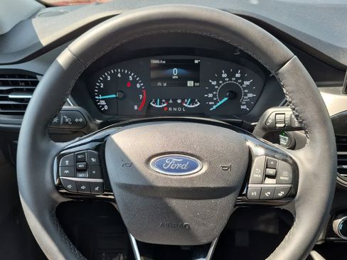 Used 2022 Ford Escape SE w/ SE Sport Appearance Package FWD image 16