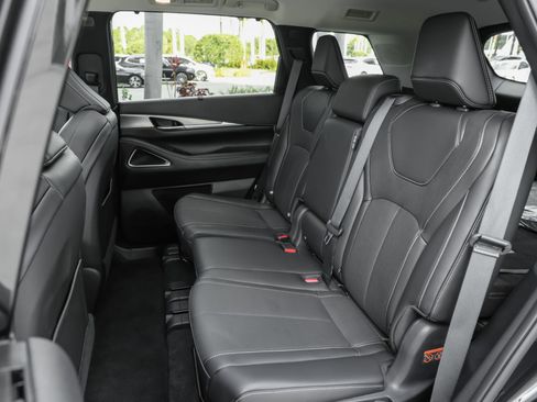 Certified 2026 INFINITI QX60 Luxe w/ Cargo Package FWD image 33