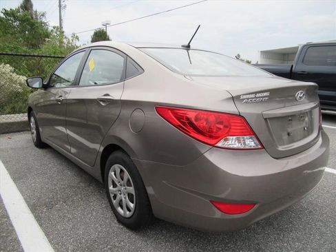 Used 2014 Hyundai Accent GLS image 3