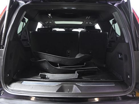 Used 2022 Cadillac Escalade ESV Premium Luxury w/ Performance Package AWD/4WD image 20
