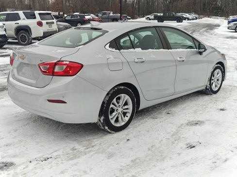 Used 2019 Chevrolet Cruze LT w/ Convenience Package image 5