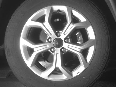 Used 2025 Jeep Compass Latitude image 15