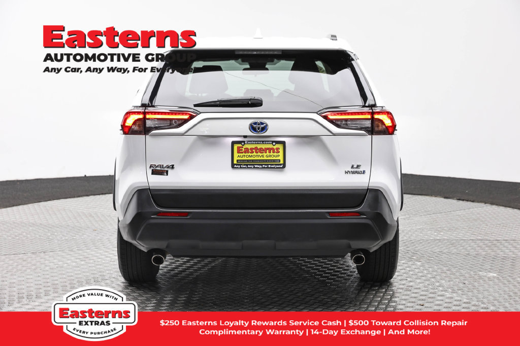 Used 2023 Toyota RAV4 LE AWD/4WD image 7