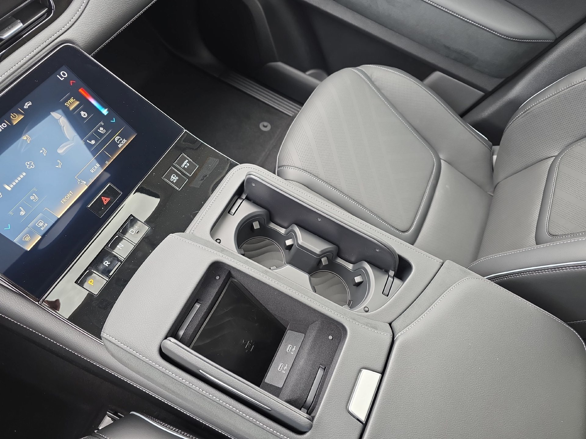 New 2026 INFINITI QX80 Luxe w/ Cargo Package RWD image 25