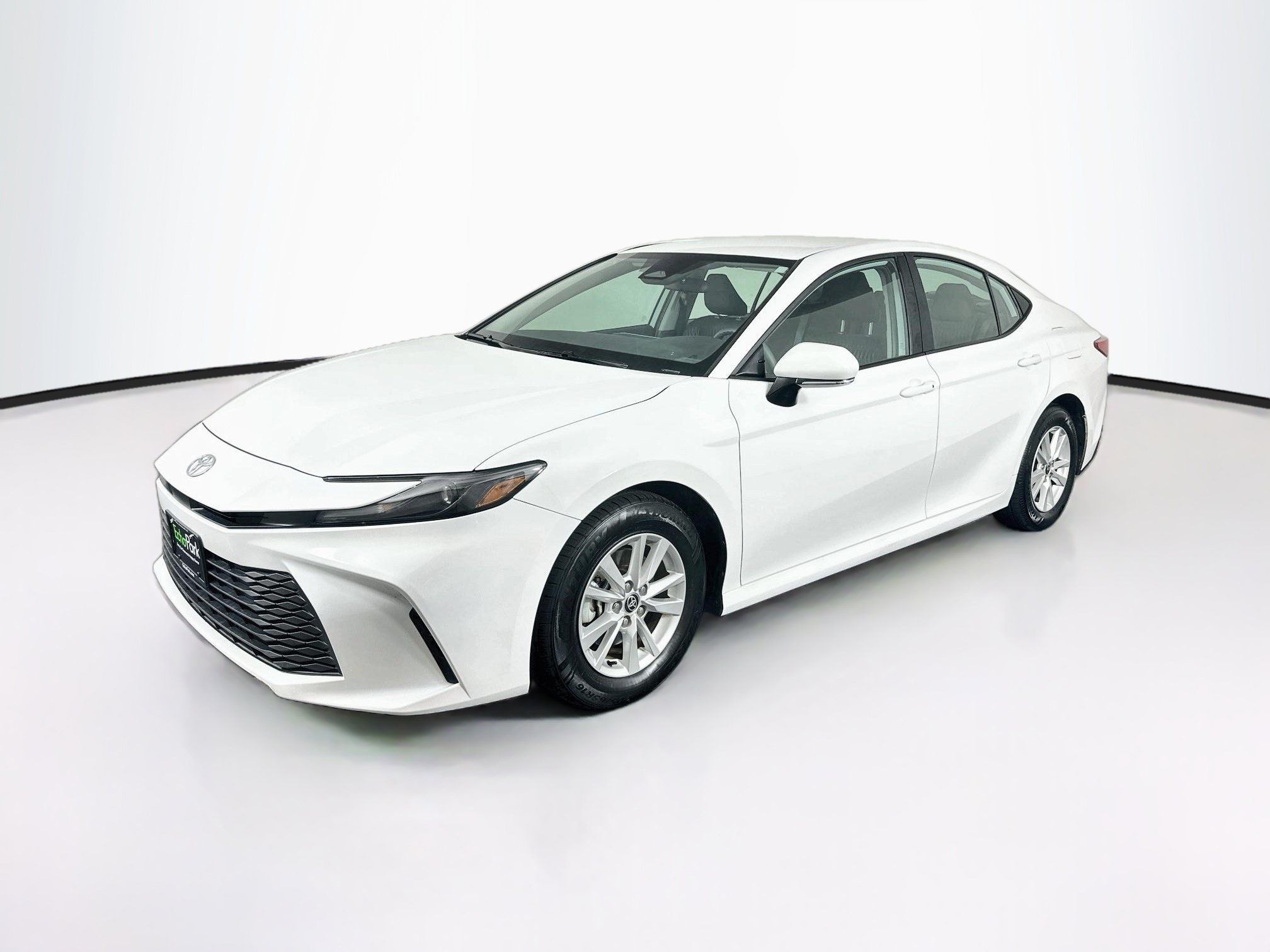 Used 2025 Toyota Camry LE FWD image 3