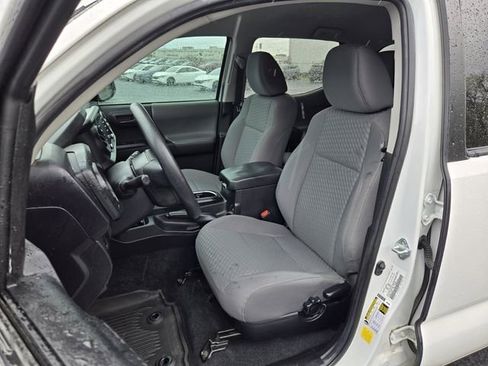 Used 2021 Toyota Tacoma SR w/ SR Convenience Package image 9