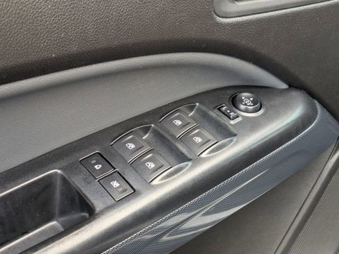 Used 2017 Chevrolet Colorado Z71 image 12