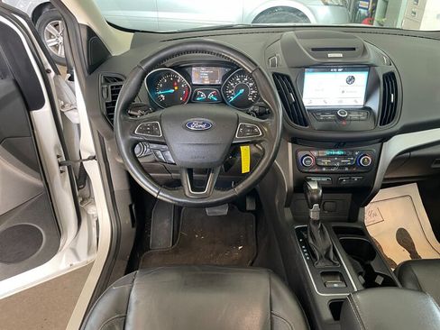 Used 2017 Ford Escape SE w/ SE Leather Comfort Package FWD image 9