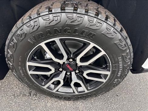 New 2026 GMC Sierra 1500 AT4 w/ AT4 Premium Package AWD/4WD image 13
