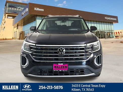 Used 2024 Volkswagen Atlas SE image 2