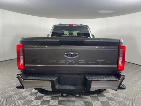 Used 2025 Ford F350 XLT w/ FX4 Off-Road Package image 4